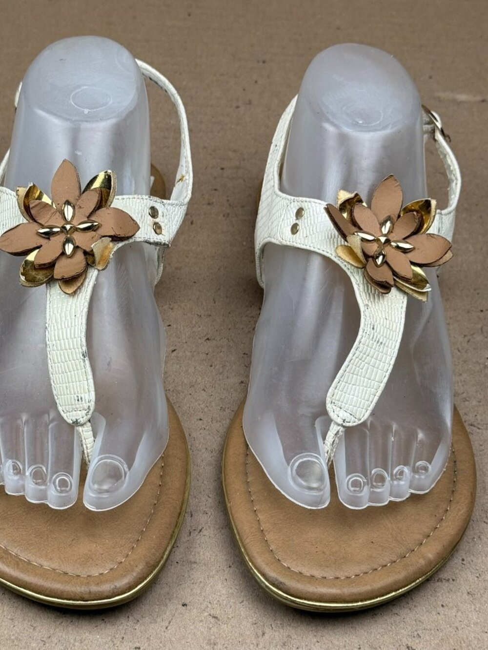 Madeline Stuart Women's White Floral T-Strap Flat Sandals Size 10W Slingback